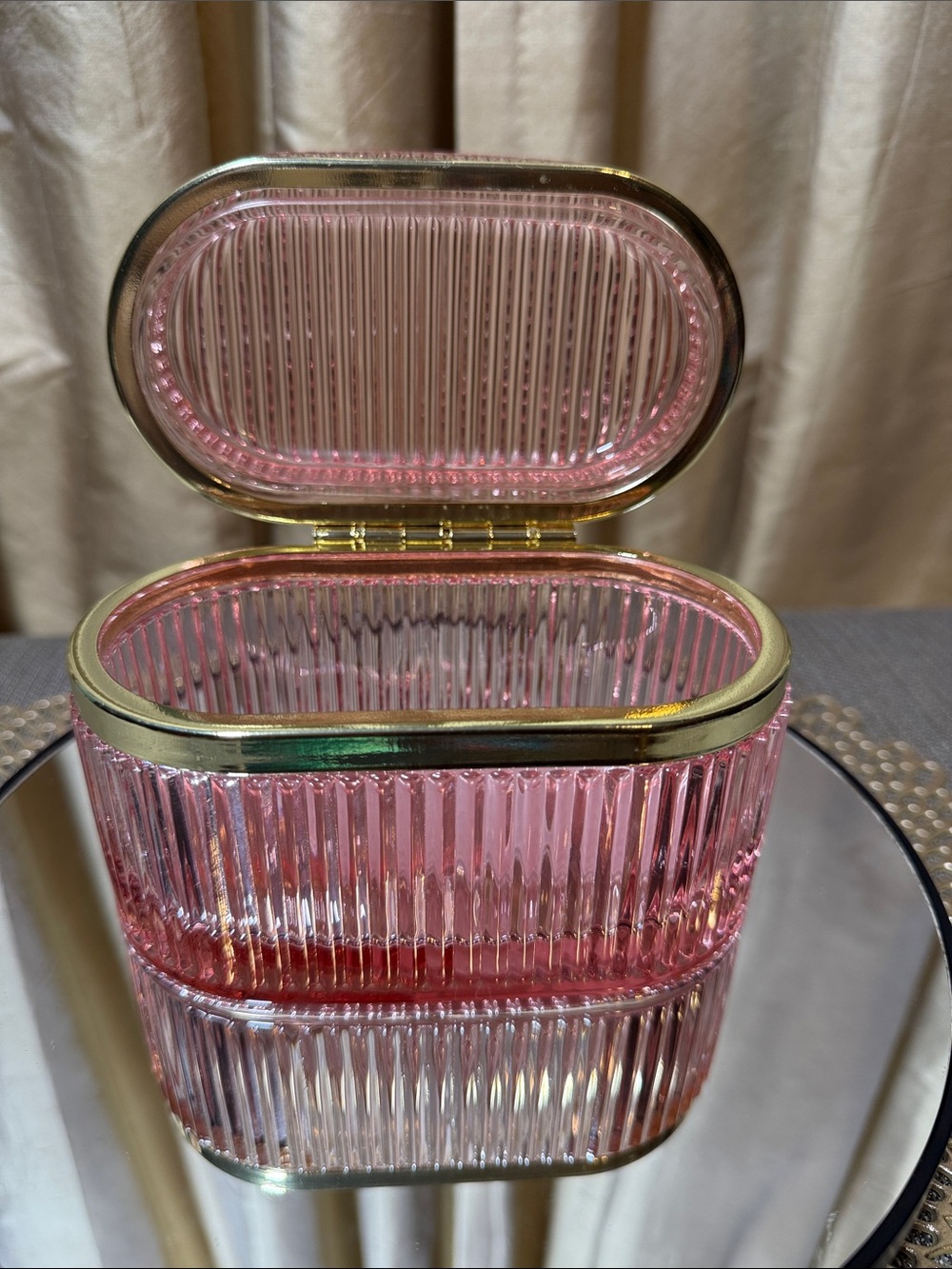 Pink Glass Oval Trinket Box Gold Trim Hinged Lid Jewelry Storage - Picture 4 of 7